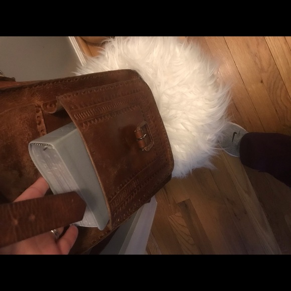 Leather cross body bag - Picture 2 of 5